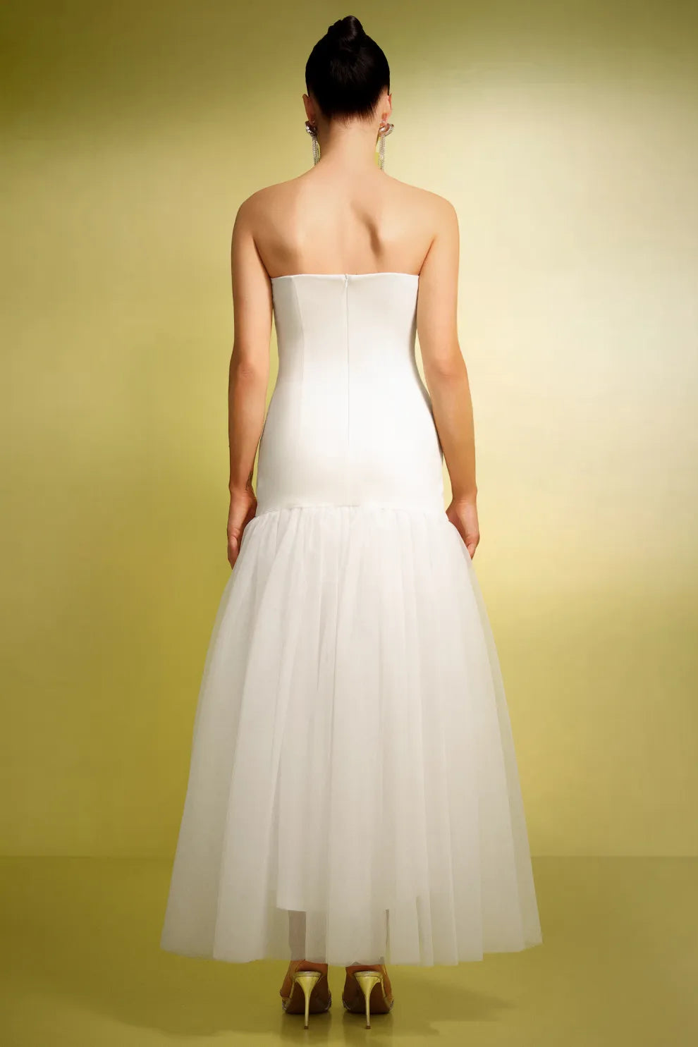 👗la robe sans manches ornée de diamants 👗