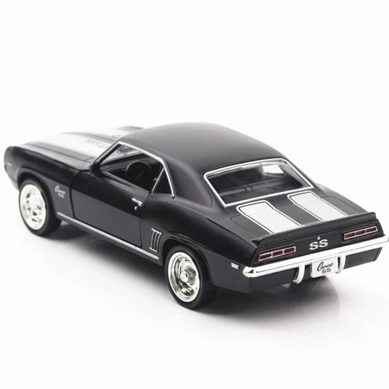 Modèle de Voiture Chevrolet Camaro 1969 - Légende Réincarnée à l'Échelle 1:36
