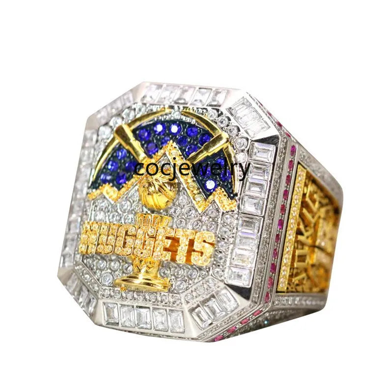 Bague de championnat de basket-ball commémorant la saison 2023, or et diamant, grande taille