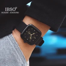 Montre à quartz en silicone étanche pour femme