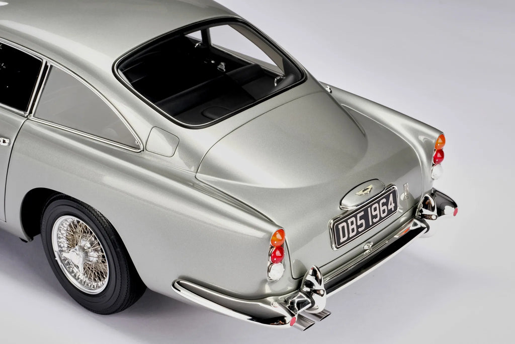Réplique Aston Martin DB5 - Modèle de Collection Prestigieux