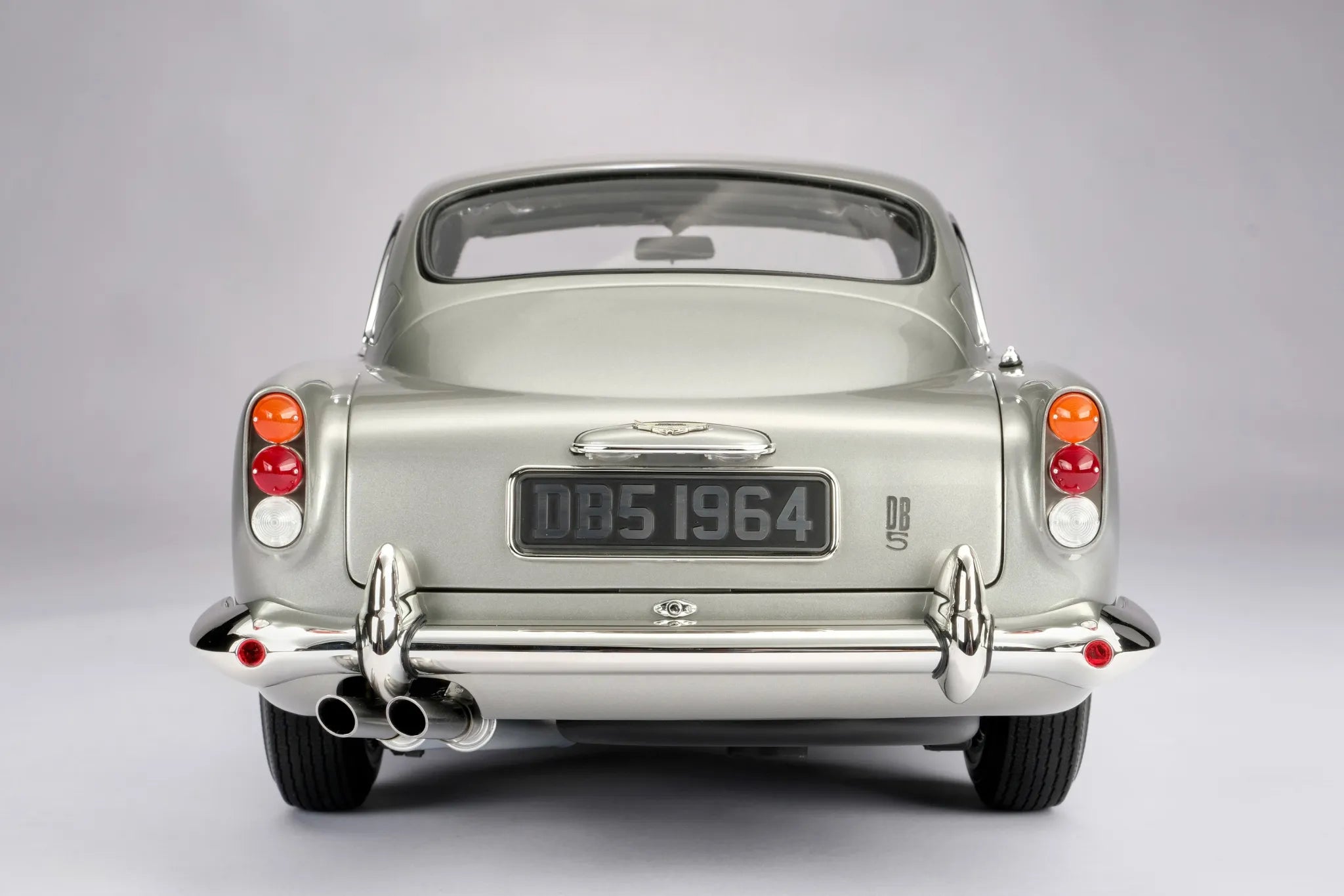 Réplique Aston Martin DB5 - Modèle de Collection Prestigieux